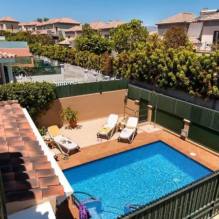 Sleeps 8 Pool Air Con Wifi *