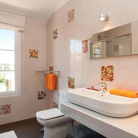 Sleeps 8 Pool Air Con Wifi *