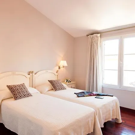Sleeps 8 Pool Air Con Wifi Willa *